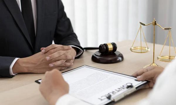 Why Personal Injury Attorneys Recommend Speaking to Witnesses Immediately